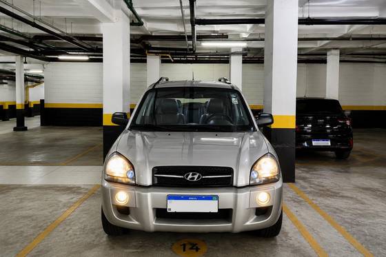 HYUNDAI TUCSON 2.0 MPFI GL 16V 142CV 2WD GASOLINA 4P AUTOMÁTICO HYUNDAI TUCSON 2.0 MPFI GL 16V 142CV 2WD GASOLINA 4P AUTOMÁTICO